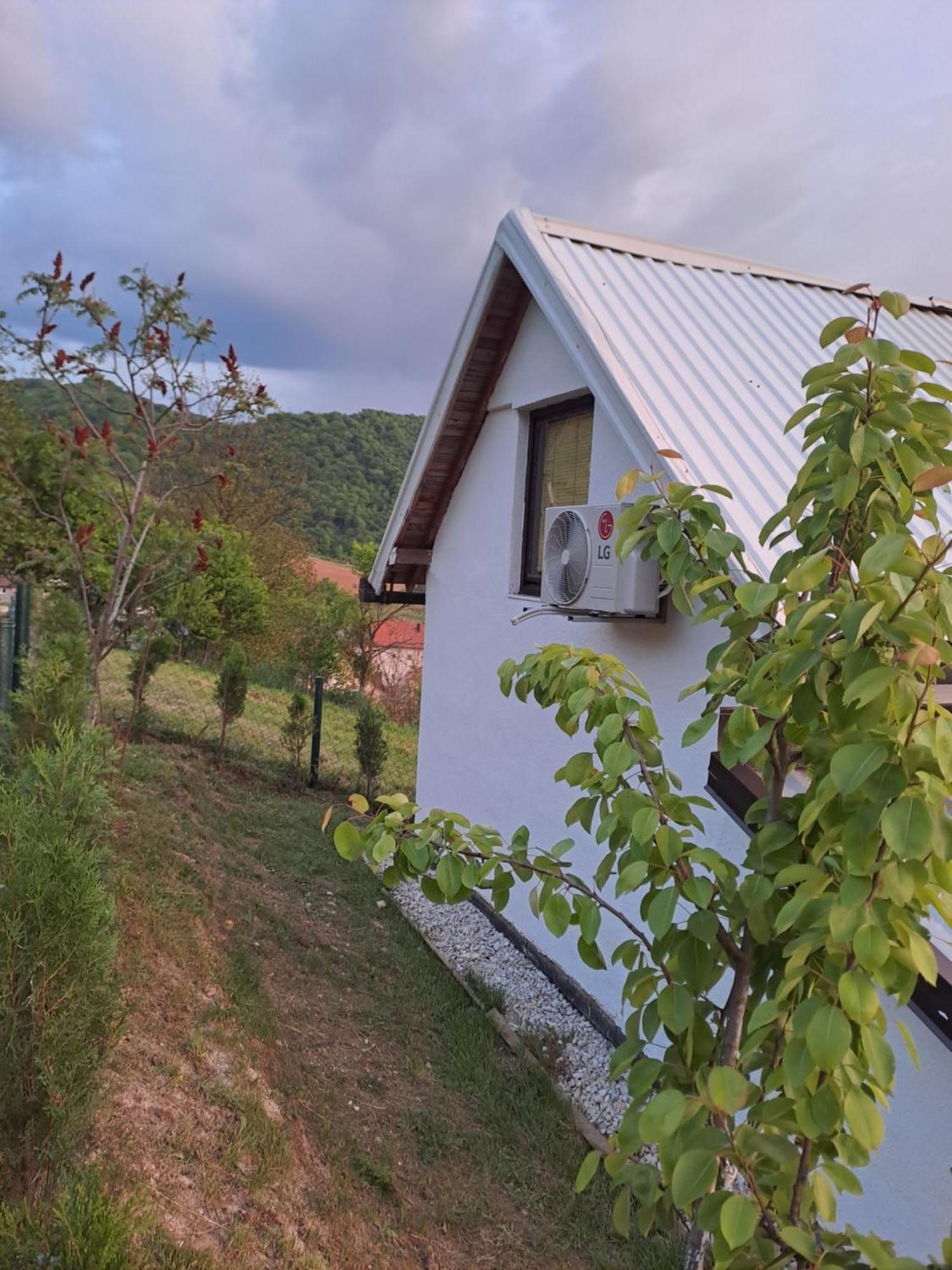Natural House Visoko Buitenkant foto